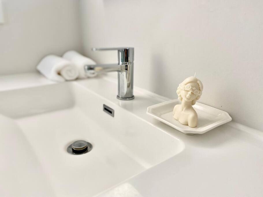 Morden Spacious New House Hamilton Bagian luar foto