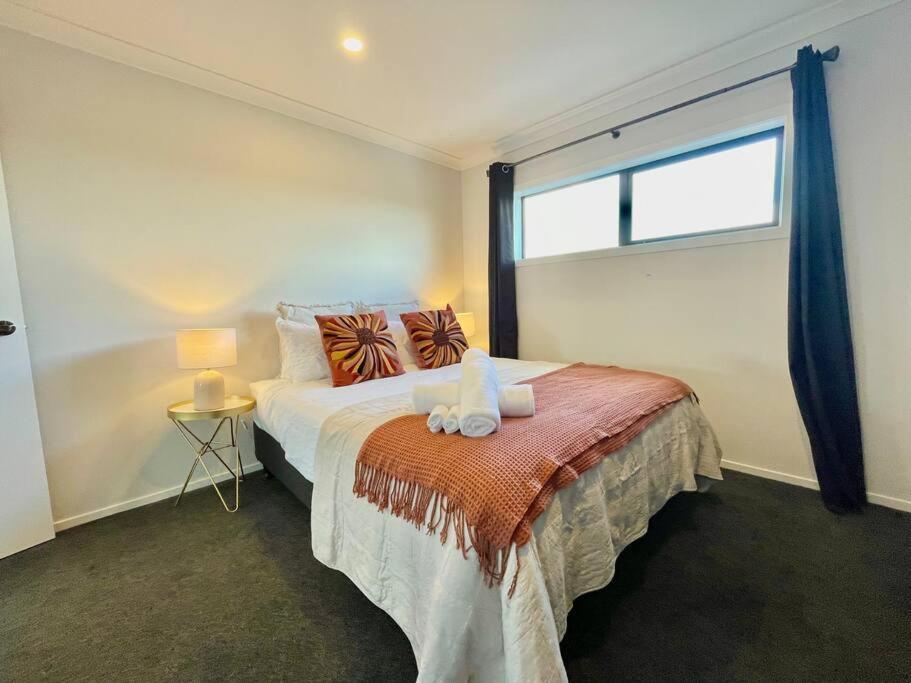Morden Spacious New House Hamilton Bagian luar foto