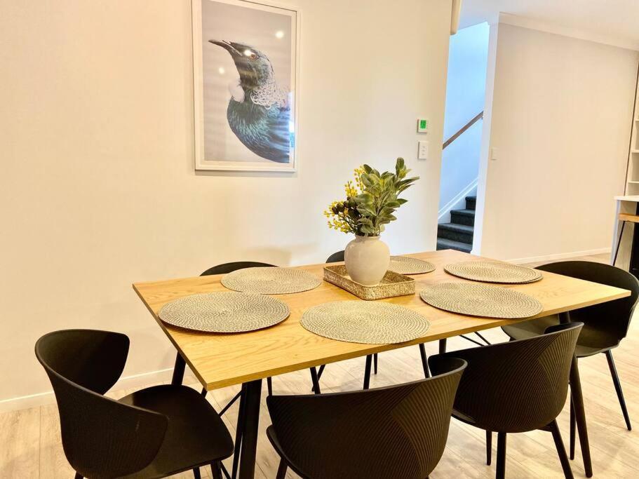 Morden Spacious New House Hamilton Bagian luar foto