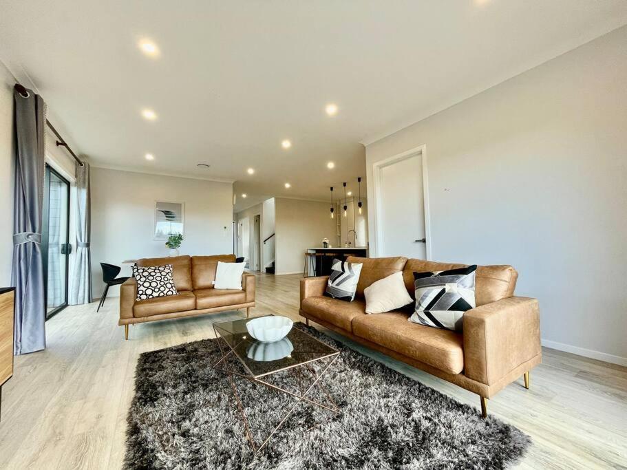 Morden Spacious New House Hamilton Bagian luar foto