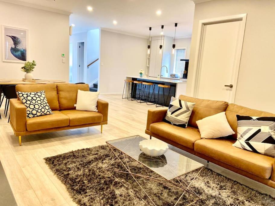 Morden Spacious New House Hamilton Bagian luar foto